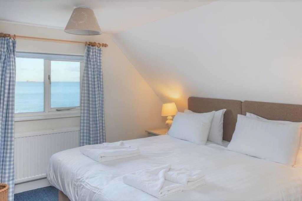 The Old Boat House, Seaview - Seafront Three Bedroom Cottage With Separate Two Bedroom Annexe 외부 사진