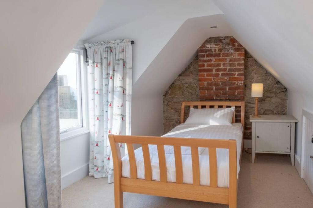 The Old Boat House, Seaview - Seafront Three Bedroom Cottage With Separate Two Bedroom Annexe 외부 사진