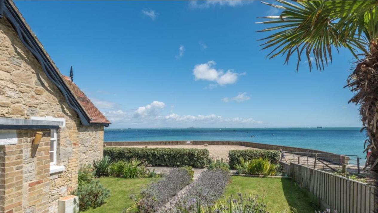 The Old Boat House, Seaview - Seafront Three Bedroom Cottage With Separate Two Bedroom Annexe 외부 사진